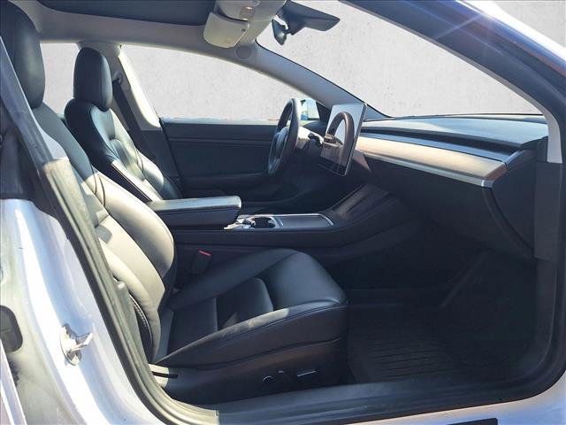 Used 2021 Tesla Model 3 Standard Range Plus image 19