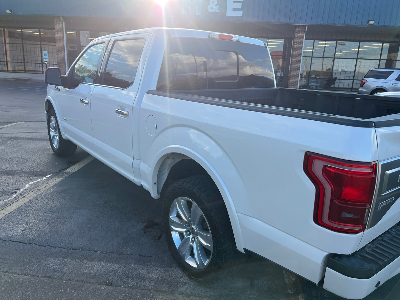 Used 2016 Ford F150 Platinum w/ Equipment Group 701A Luxury image 6