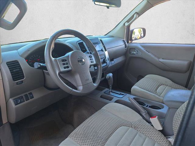 Used 2014 Nissan Frontier SV image 8