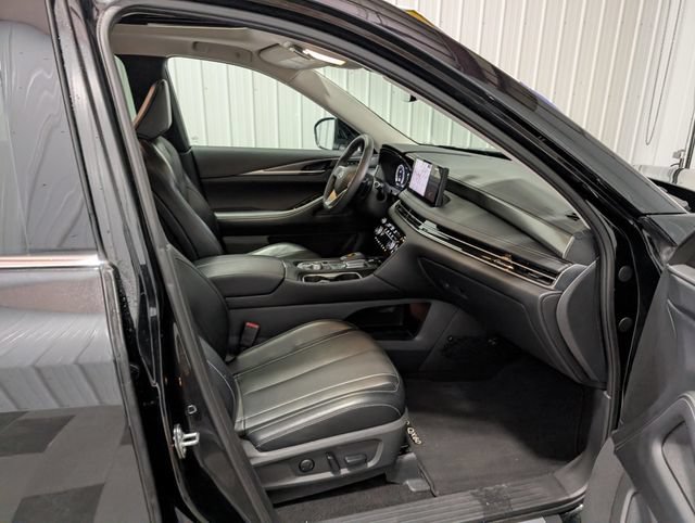 Used 2023 INFINITI QX60 Luxe w/ Cargo Package AWD/4WD image 29