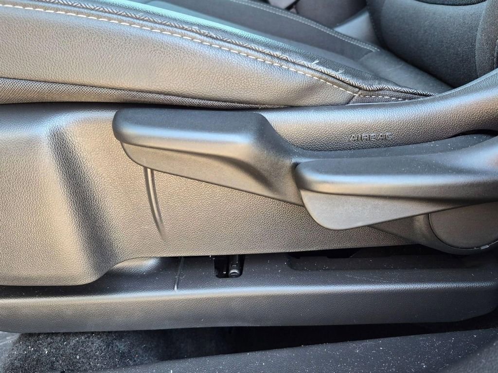 Used 2025 Buick Encore GX Preferred FWD image 18