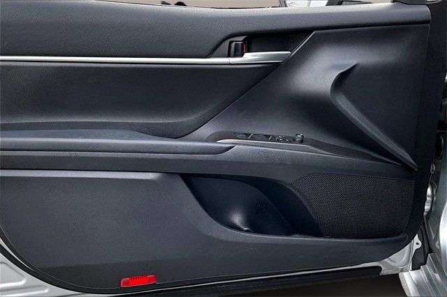 Used 2021 Toyota Camry SE image 17