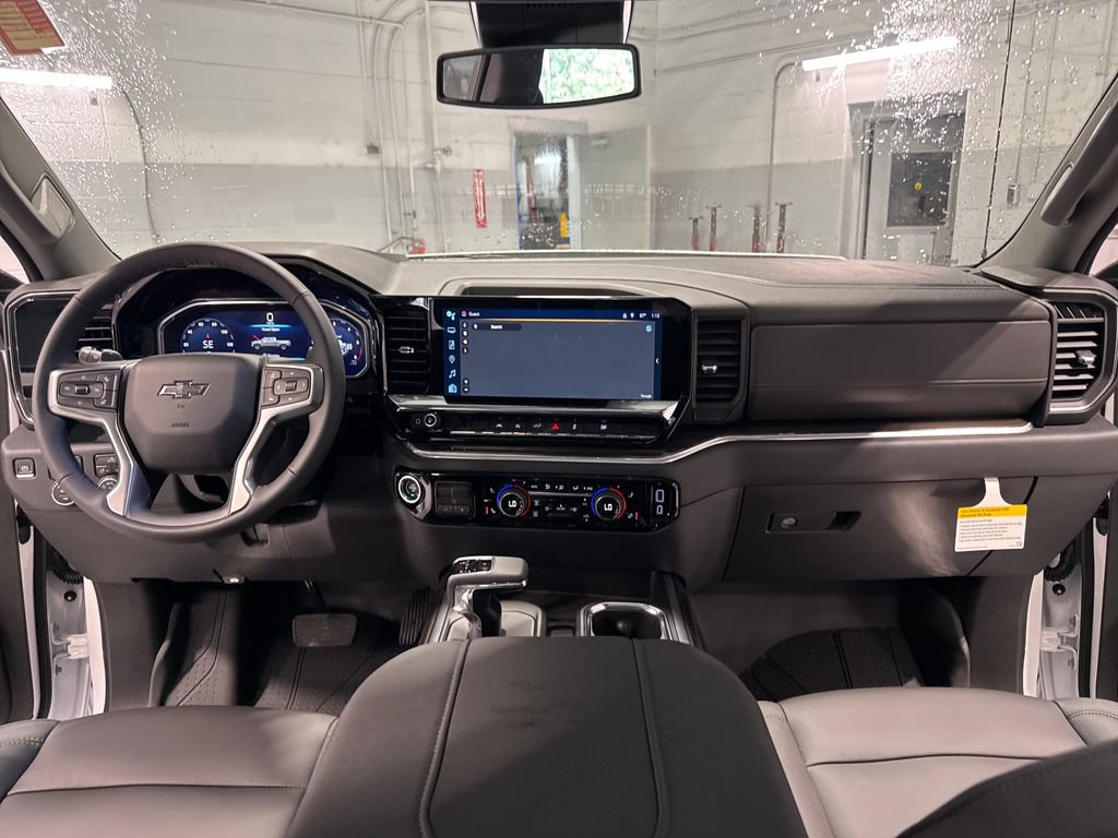 New 2026 Chevrolet Silverado 1500 RST w/ Dark Appearance Package AWD/4WD image 39