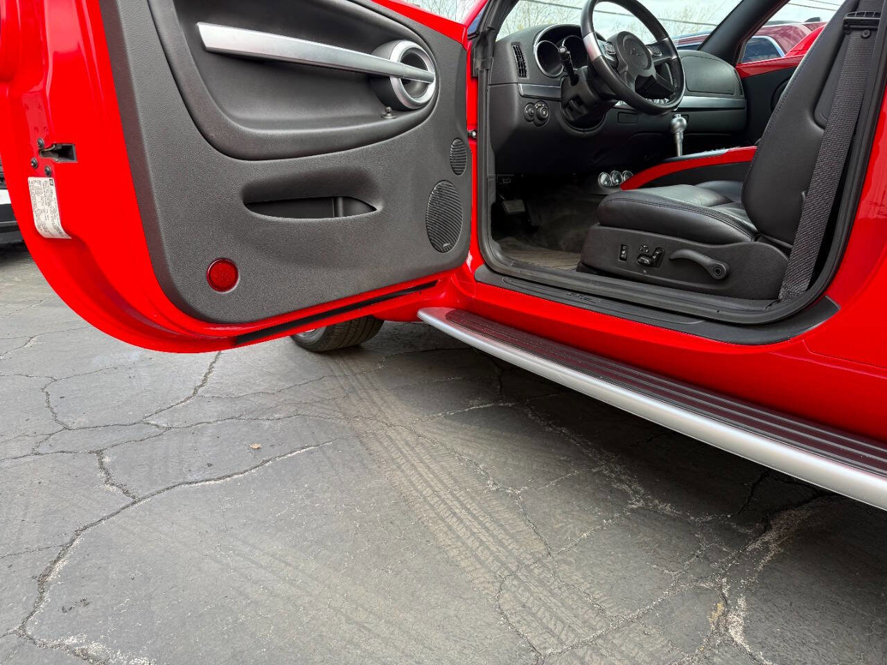 Used 2004 Chevrolet SSR w/ Preferred Equipment Group RWD image 12