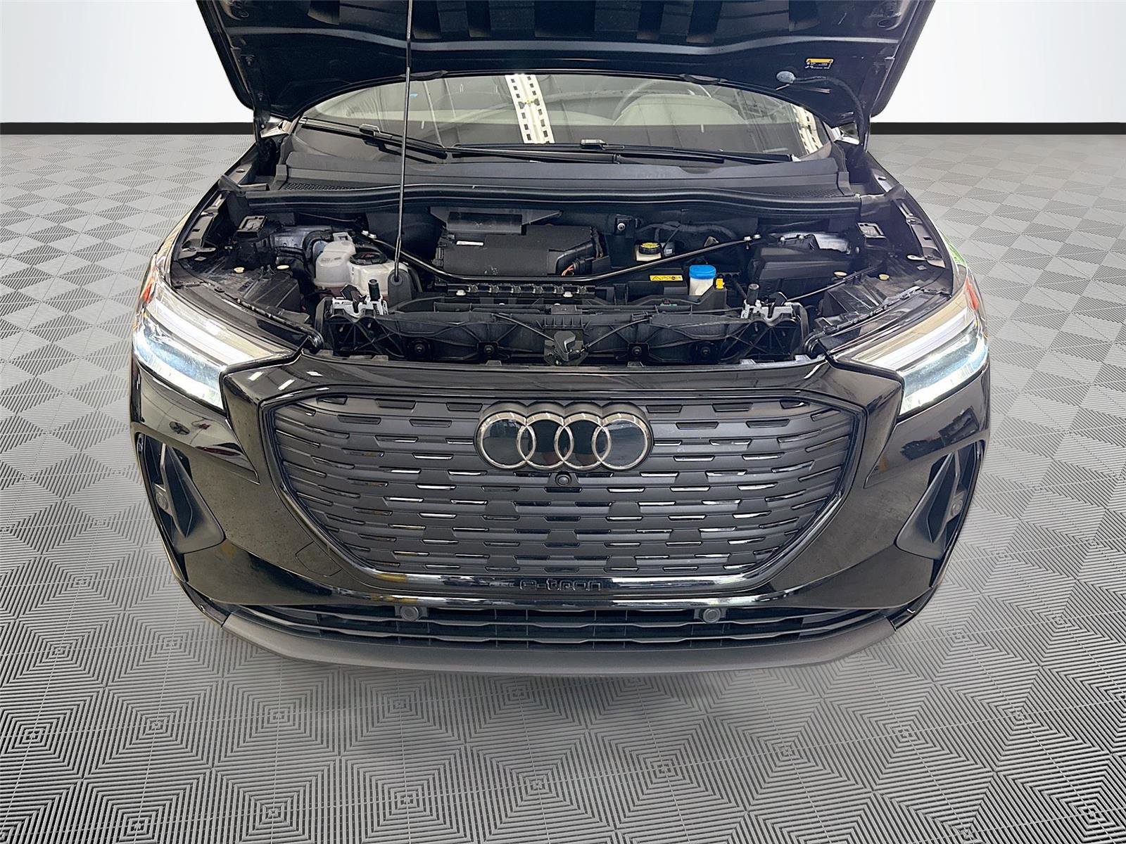 Certified 2024 Audi Q4 e-tron Premium Plus AWD/4WD image 31