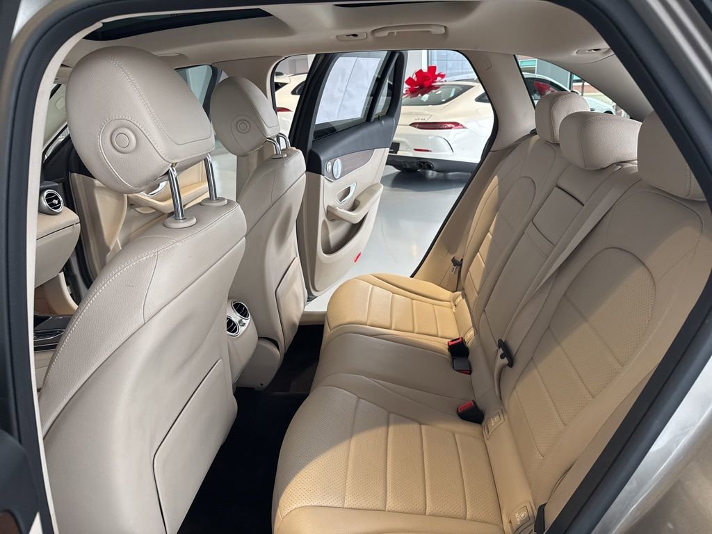 Used 2020 Mercedes-Benz GLC 300 4MATIC image 20