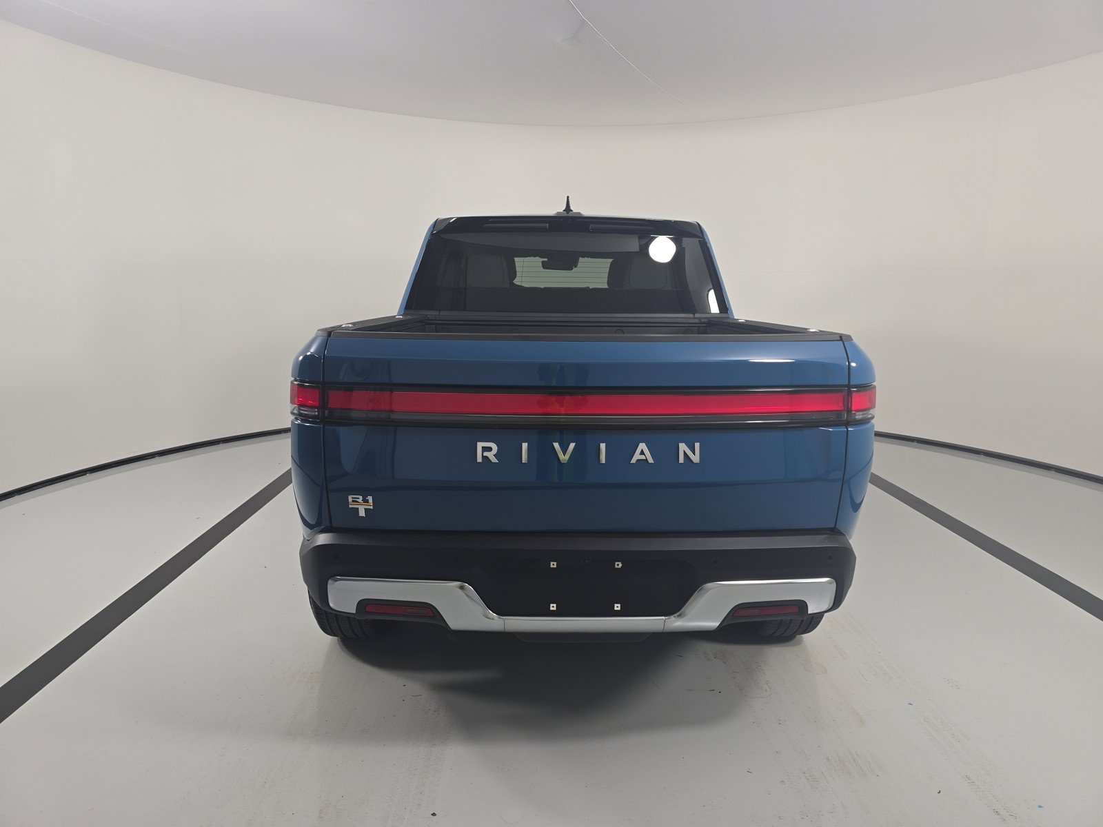 Used 2023 Rivian R1T Adventure AWD/4WD image 4