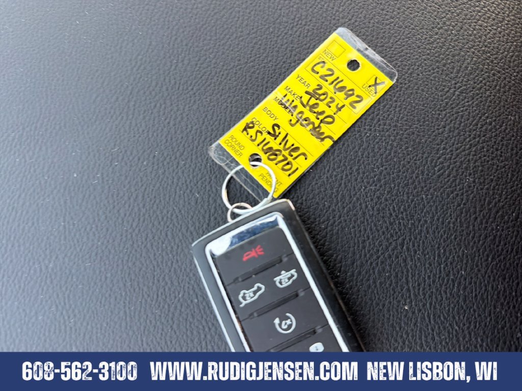 Used 2024 Jeep Wagoneer Series III AWD/4WD image 28