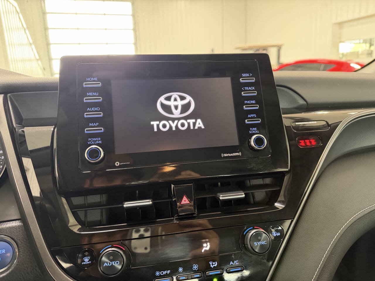 Used 2023 Toyota Camry SE FWD image 15