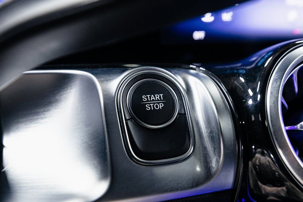 Used 2024 Mercedes-Benz EQB 300 4MATIC image 16