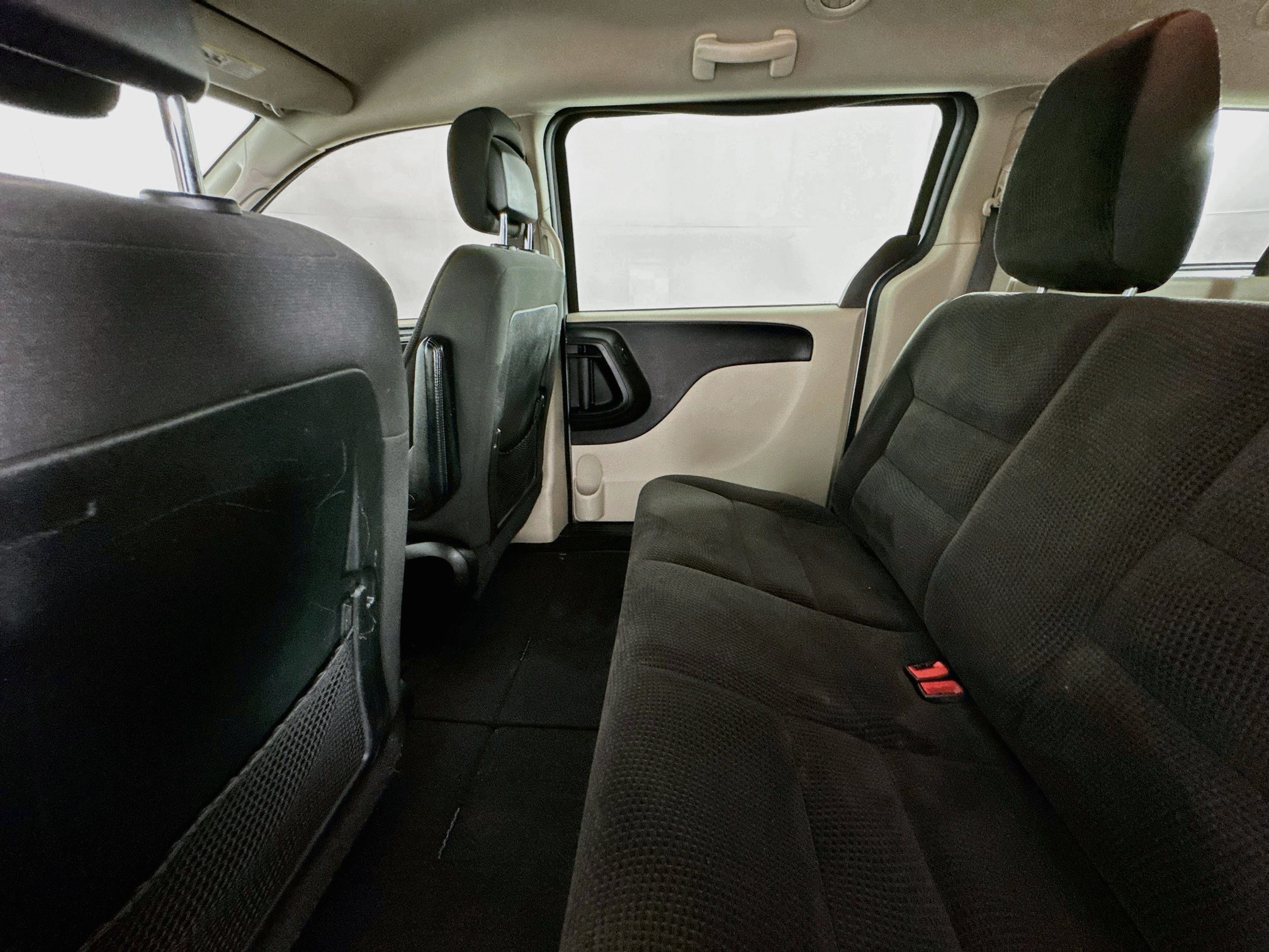 Used 2018 Dodge Grand Caravan SE FWD image 22