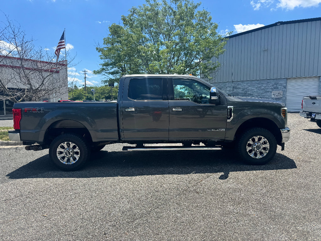 Used 2019 Ford F250 XLT w/ XLT Premium Package AWD/4WD image 2