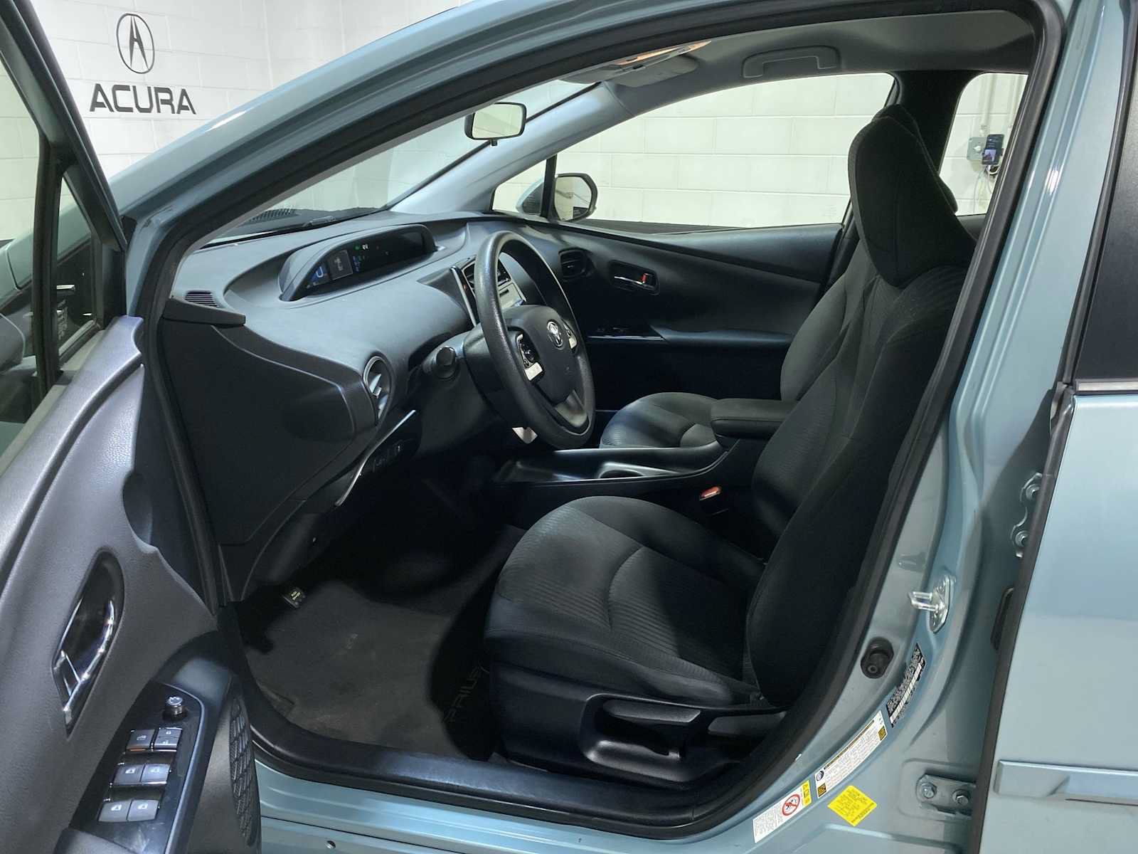 Used 2016 Toyota Prius Two FWD image 2