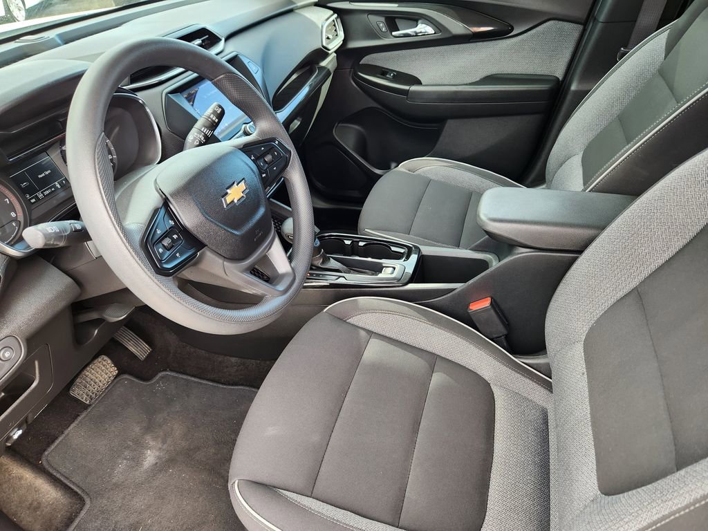 Used 2023 Chevrolet TrailBlazer LT AWD/4WD image 7