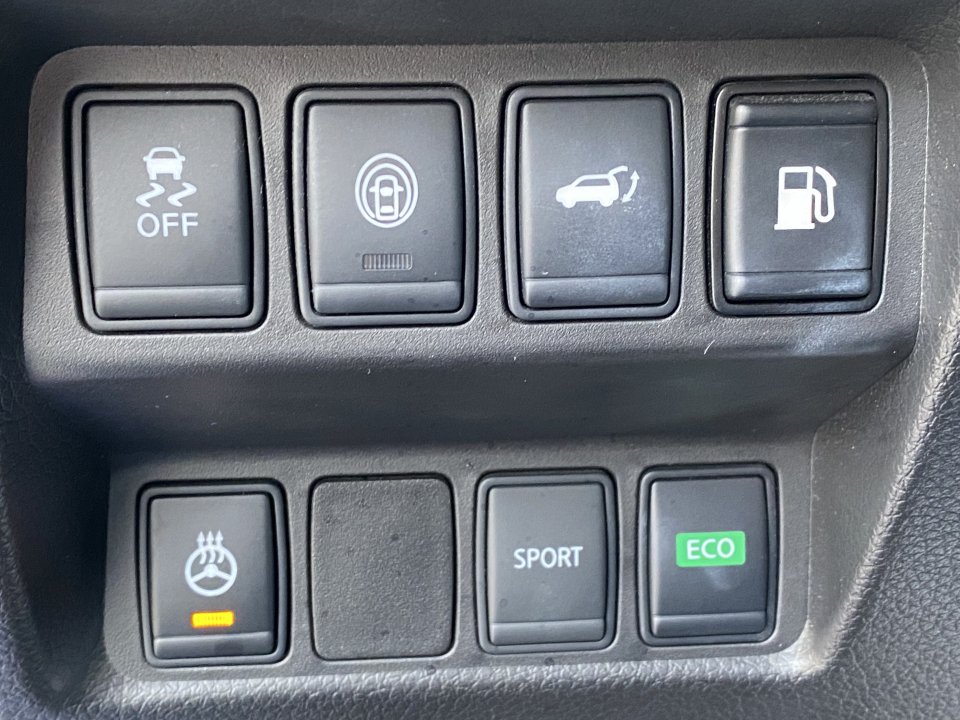 Used 2018 Nissan Rogue SL FWD image 17