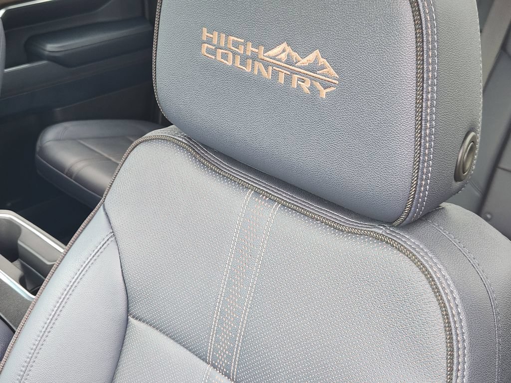 Used 2024 Chevrolet Silverado 3500 High Country w/ High Country Premium Package AWD/4WD image 15