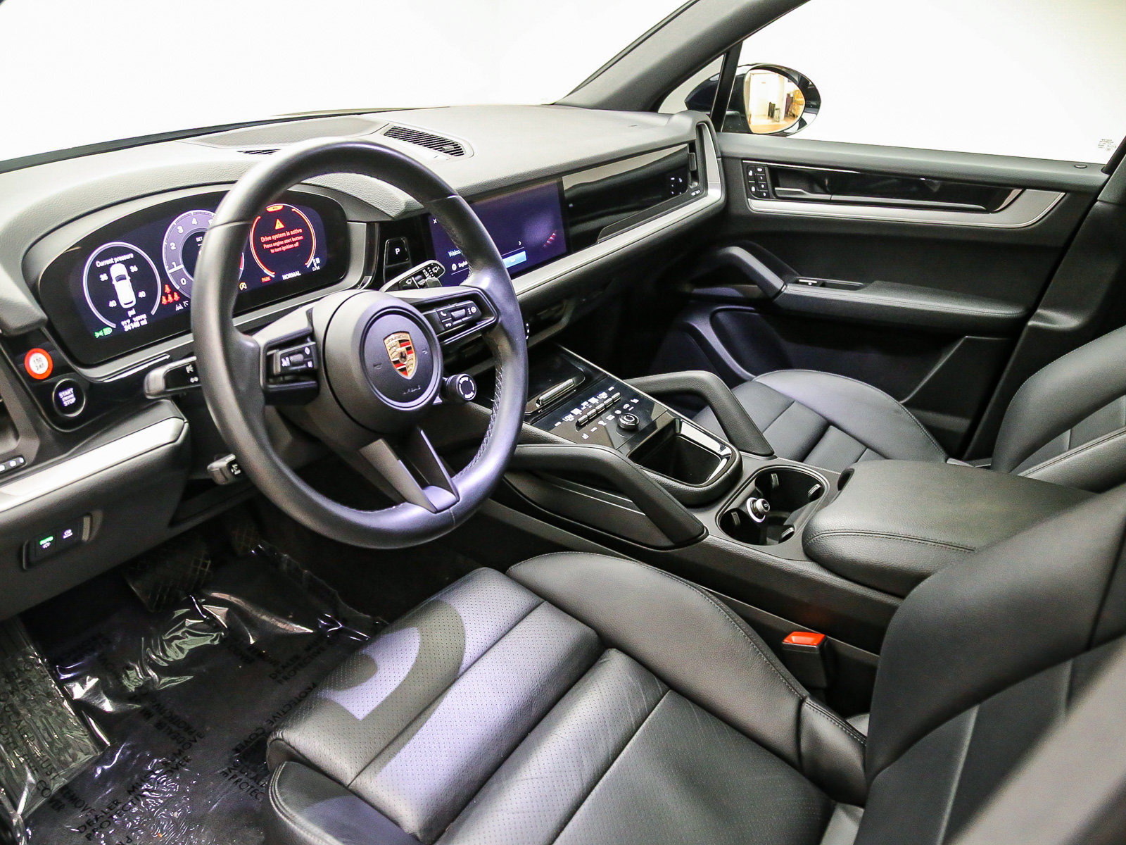 Certified 2024 Porsche Cayenne AWD/4WD image 4