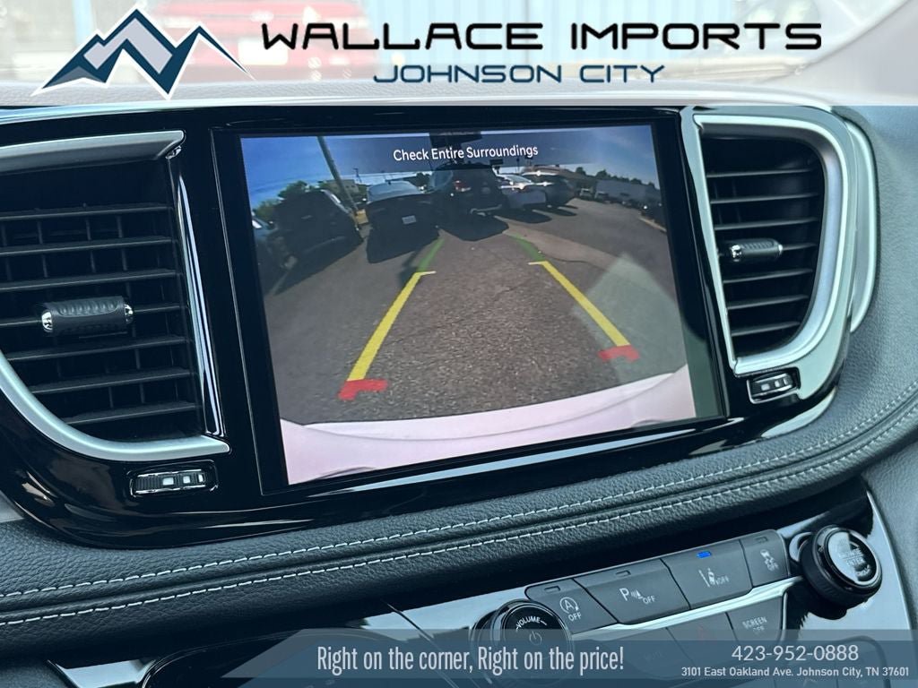 Used 2025 Chrysler Pacifica Limited FWD image 26