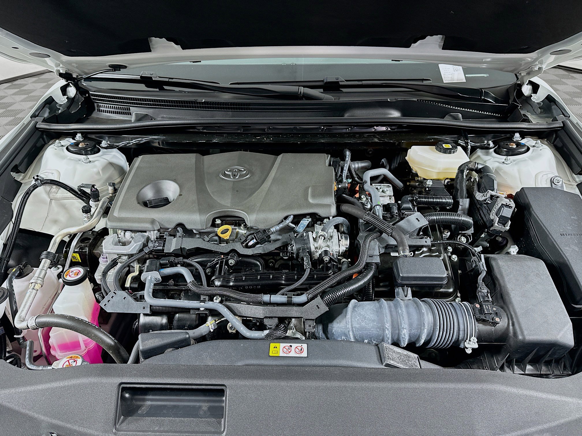 Used 2025 Toyota Camry SE image 31