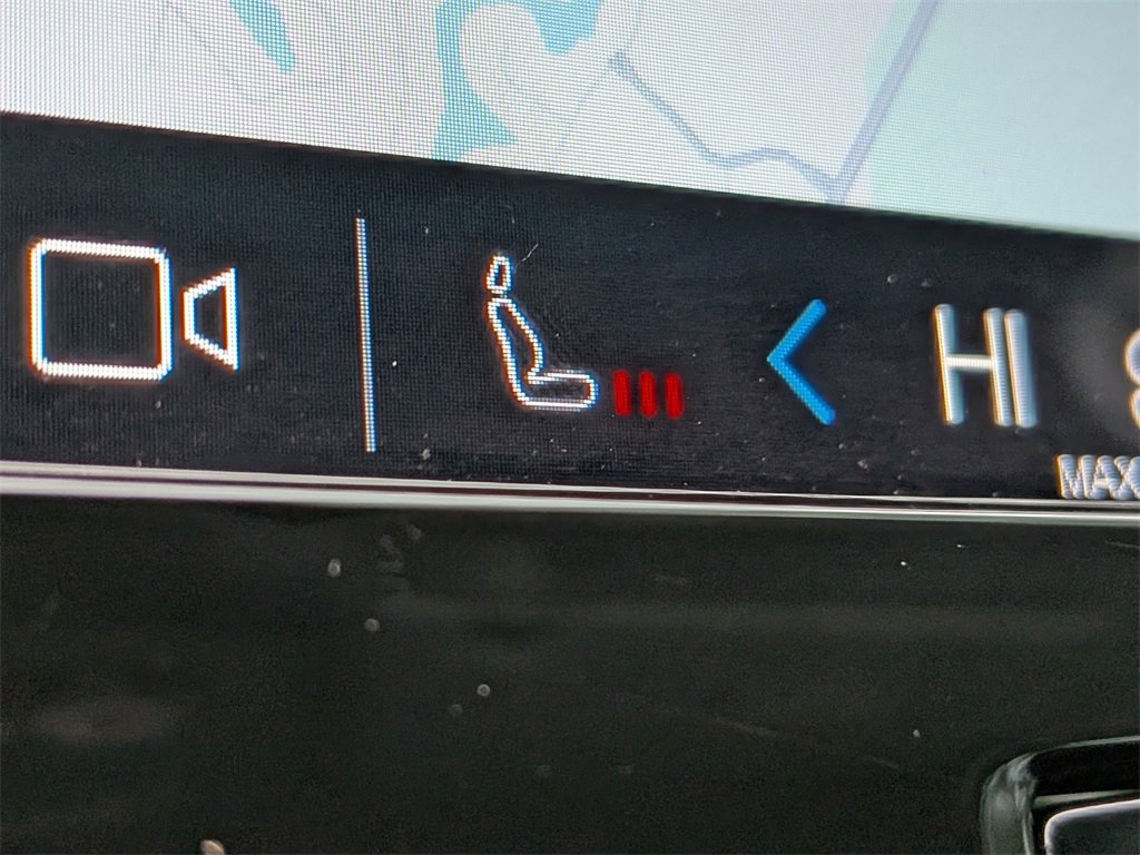 Certified 2024 Volvo XC40 B5 Core image 25