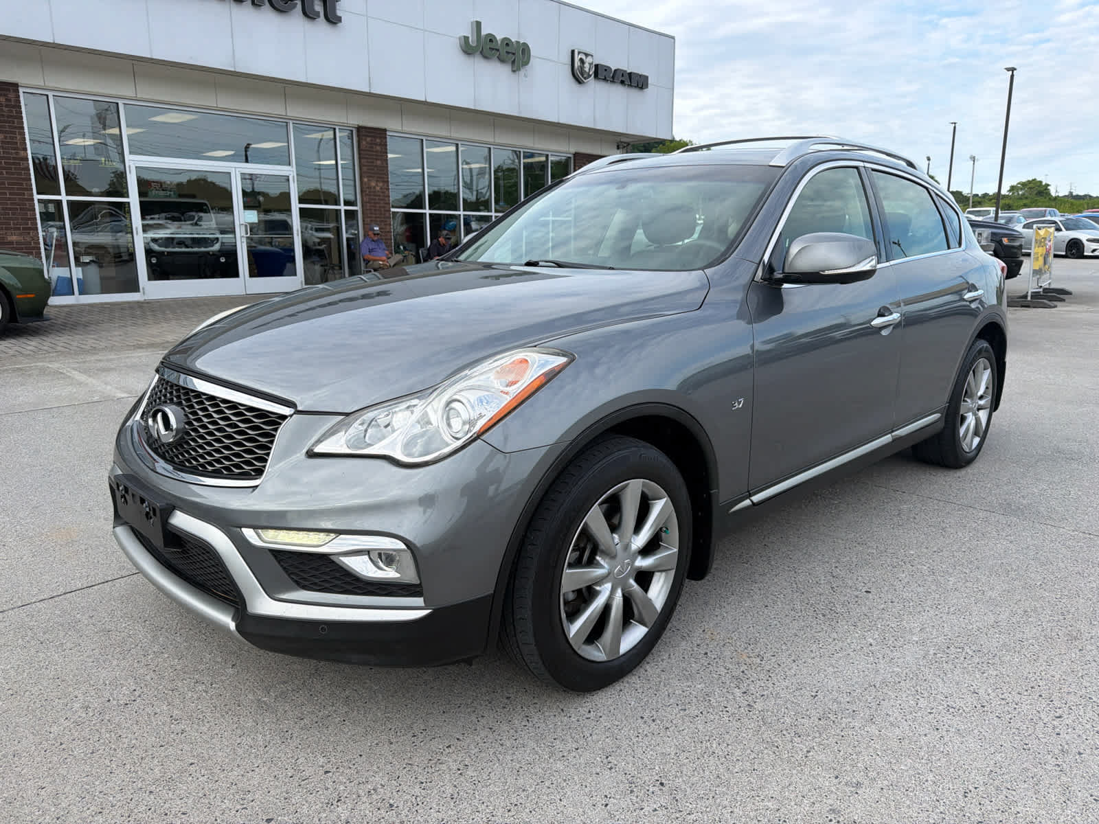 Used 2017 INFINITI QX50 AWD w/ Premium Plus Package image 1
