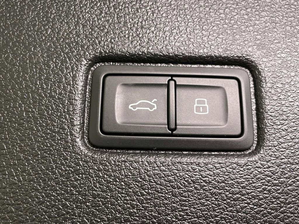 Used 2023 Audi Q7 2.0T Premium w/ Convenience Package image 22