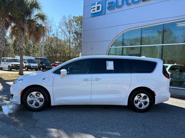 Used 2018 Chrysler Pacifica Touring Plus image 2