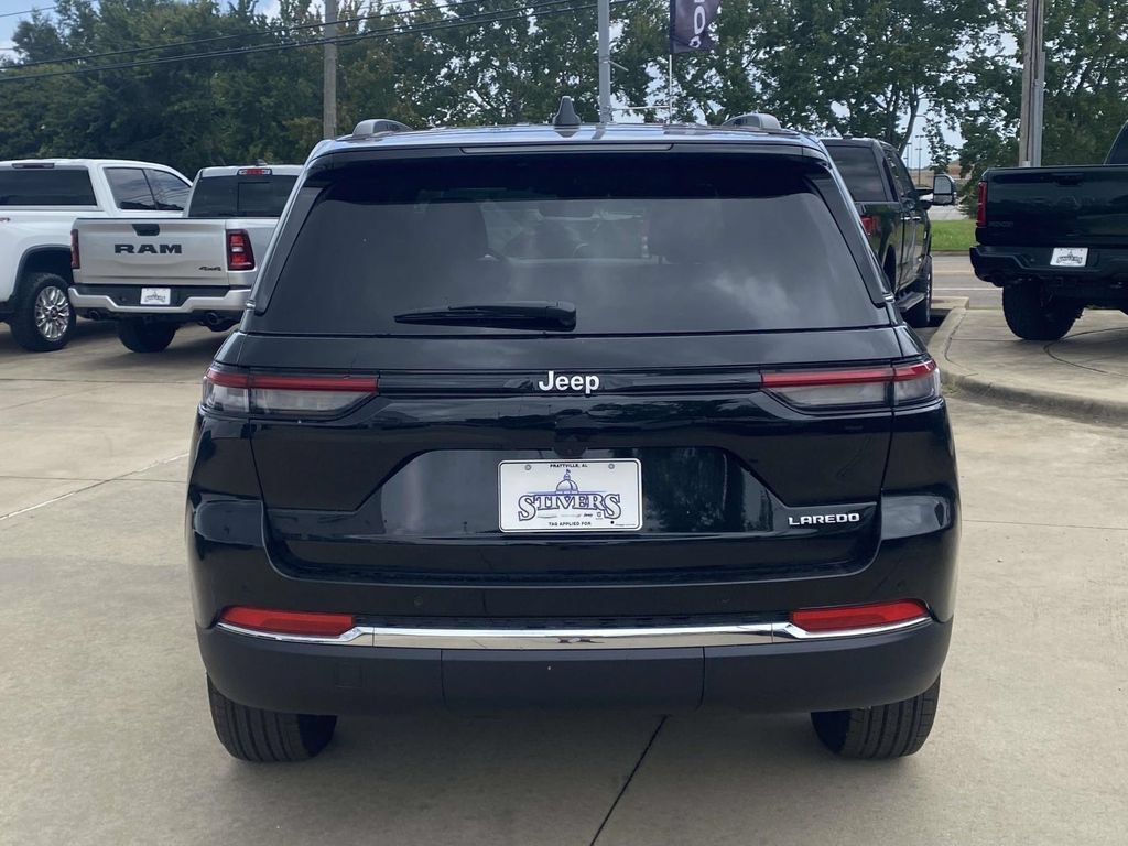 New 2026 Jeep Grand Cherokee Laredo X RWD image 5