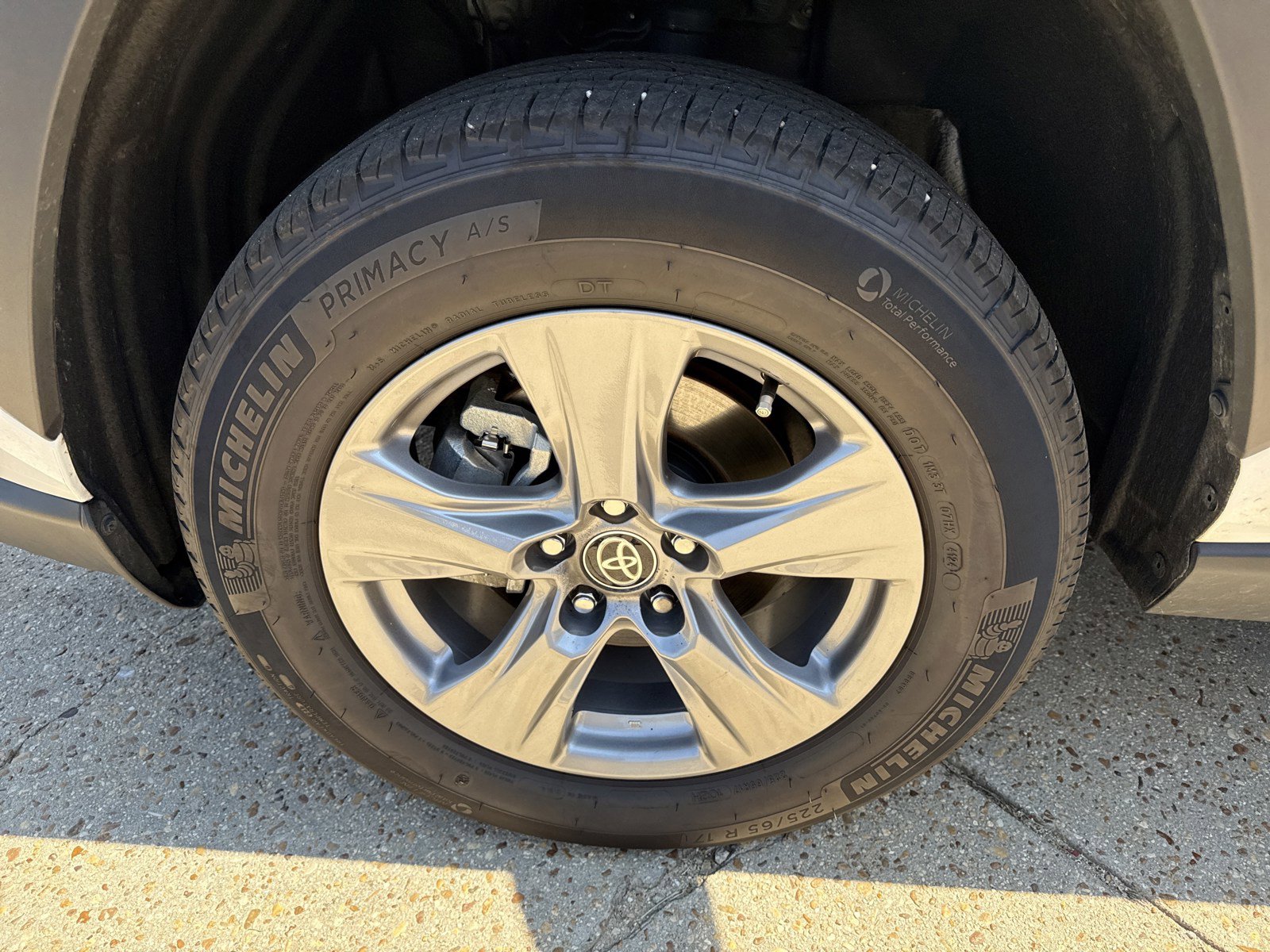 Used 2025 Toyota RAV4 XLE image 10