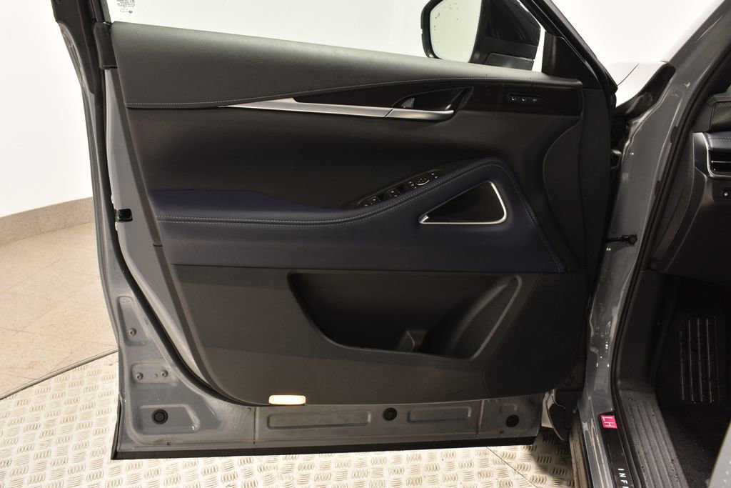 New 2026 INFINITI QX60 Sport w/ Dark Cargo Package image 10