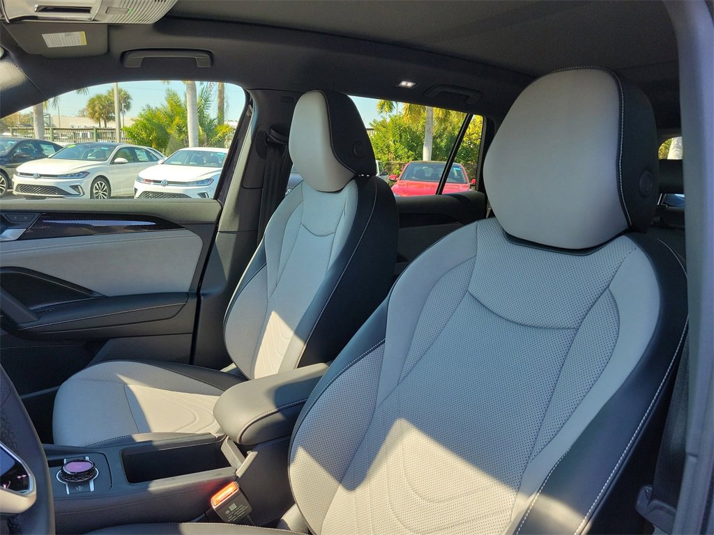 New 2026 Volkswagen Tiguan SE R-Line image 17