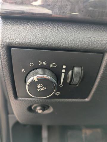 Used 2011 Jeep Grand Cherokee Laredo AWD/4WD image 13