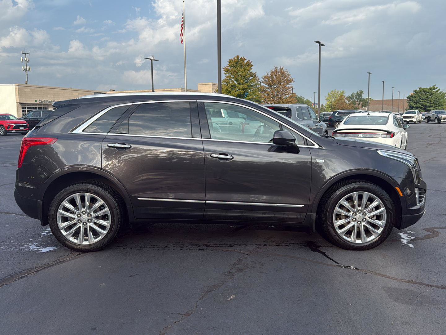 Used 2017 Cadillac XT5 Platinum w/ Driver Assist Package AWD/4WD image 6