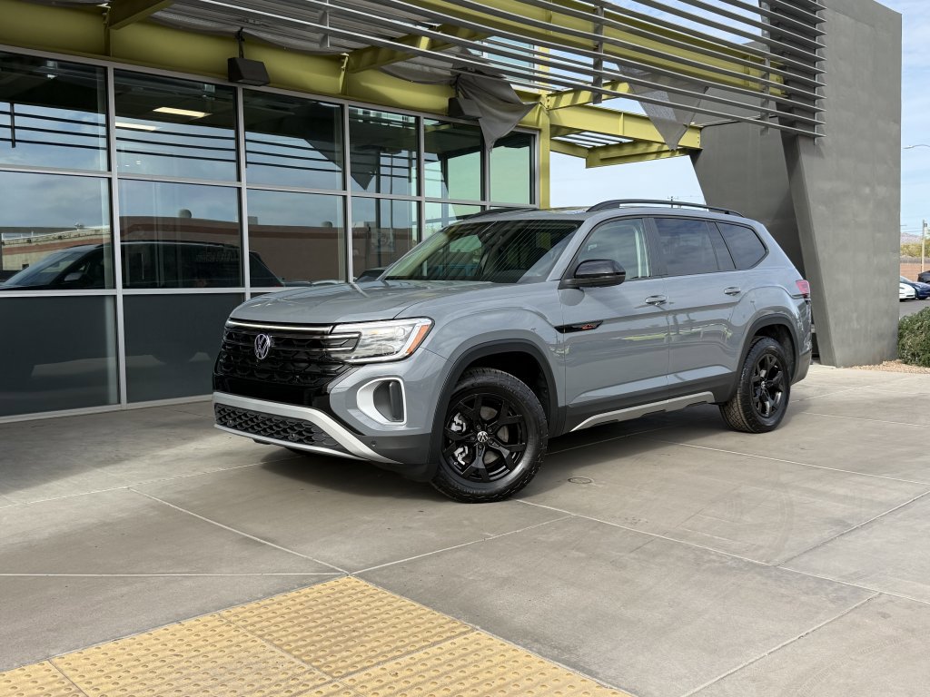 Used 2025 Volkswagen Atlas Peak Edition SE AWD/4WD image 1