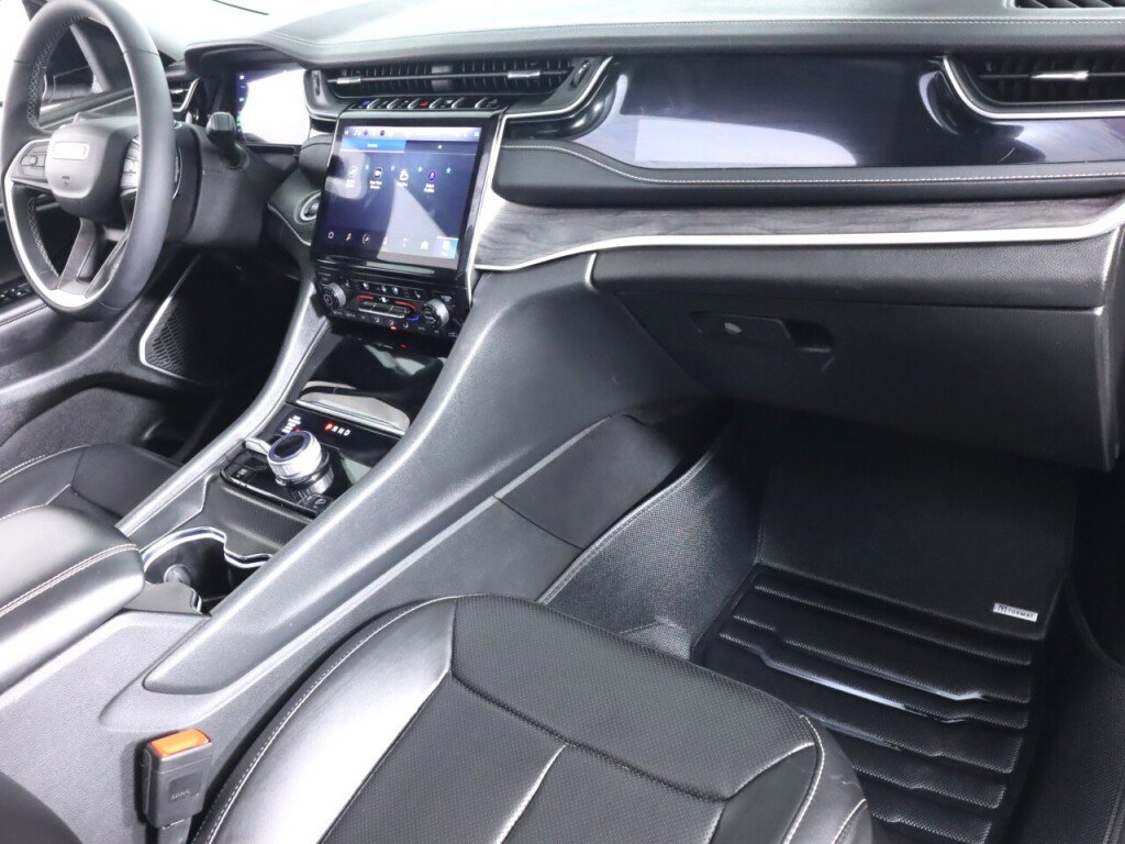 Used 2023 Jeep Grand Cherokee 30th Anniversary image 53