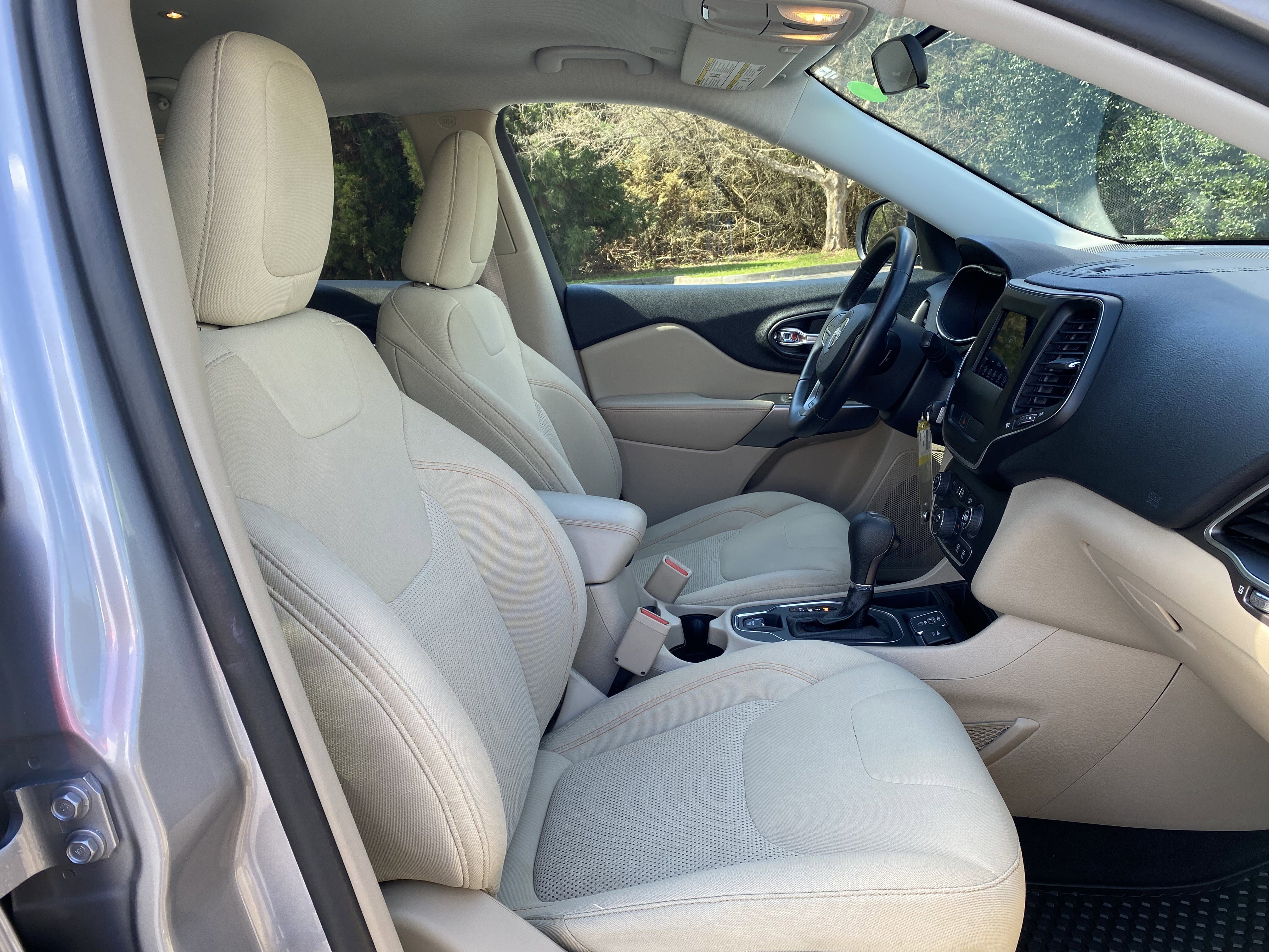 Used 2020 Jeep Cherokee Latitude w/ Cold Weather Group image 33