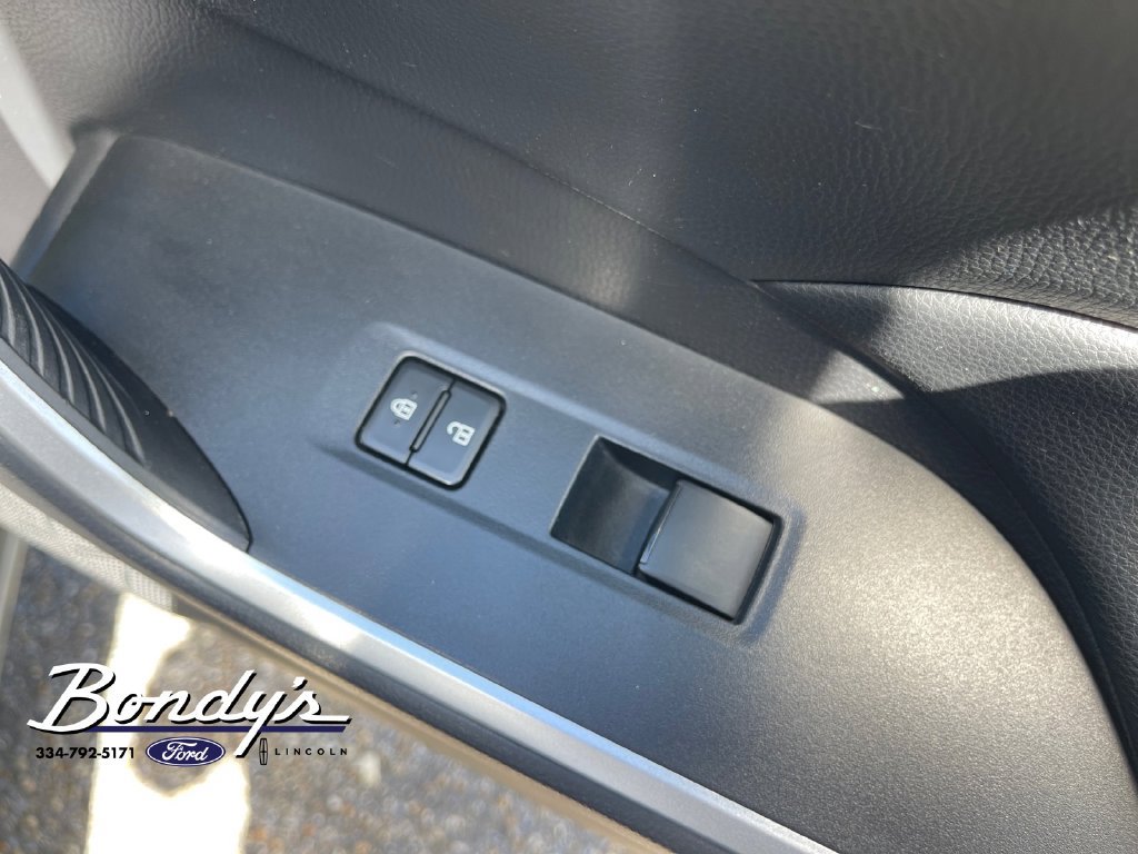 Used 2021 Toyota RAV4 XLE AWD/4WD image 19