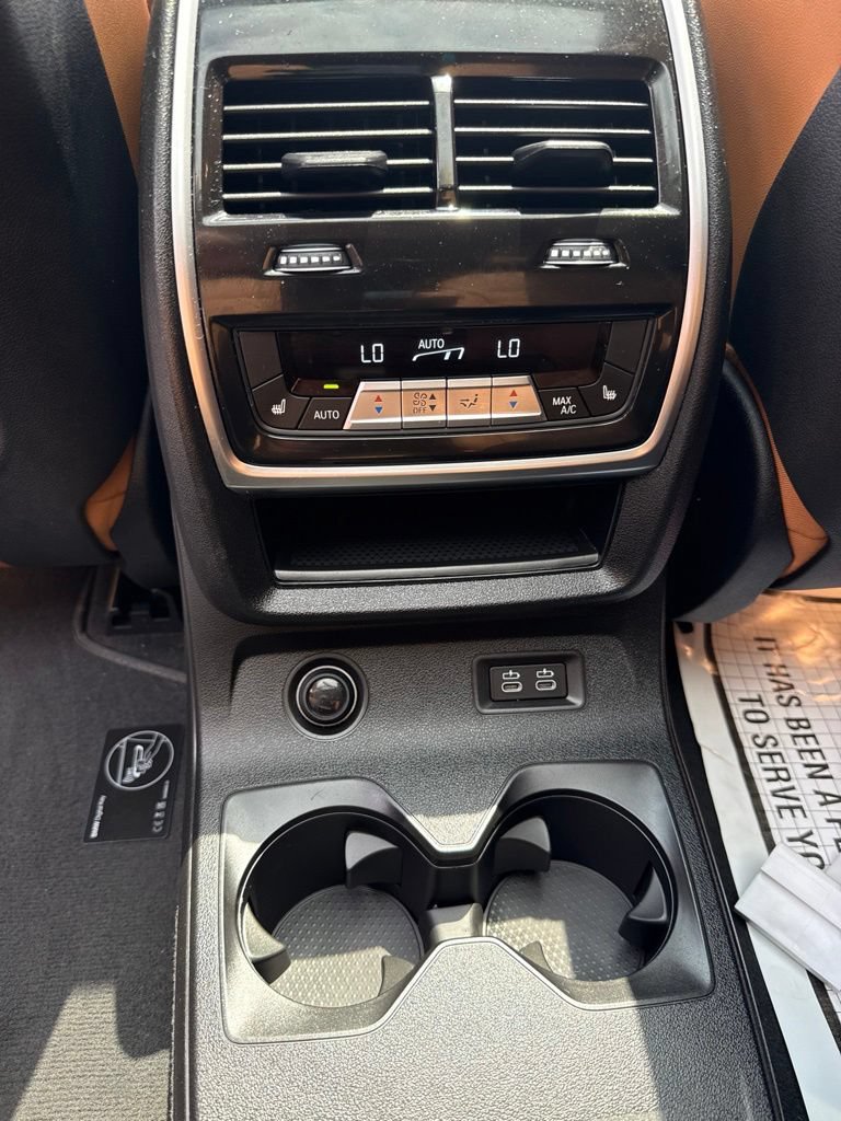 Used 2024 BMW X7 xDrive40i w/ Climate Comfort Package AWD/4WD image 17