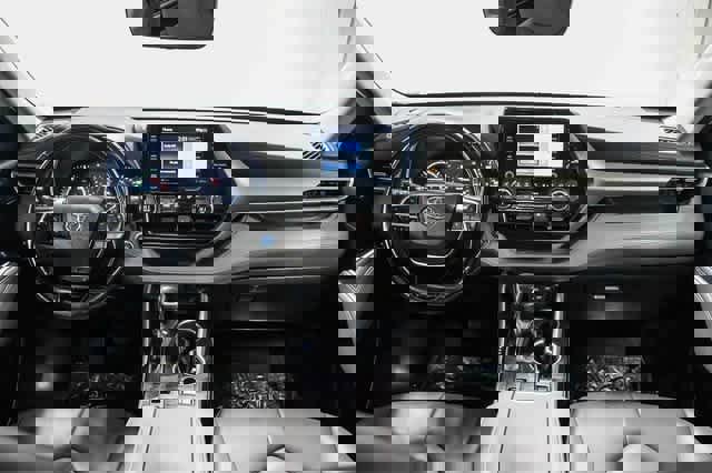 Certified 2021 Toyota Highlander XLE image 13