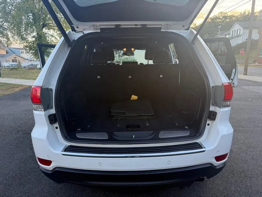 Used 2016 Jeep Grand Cherokee Limited image 32