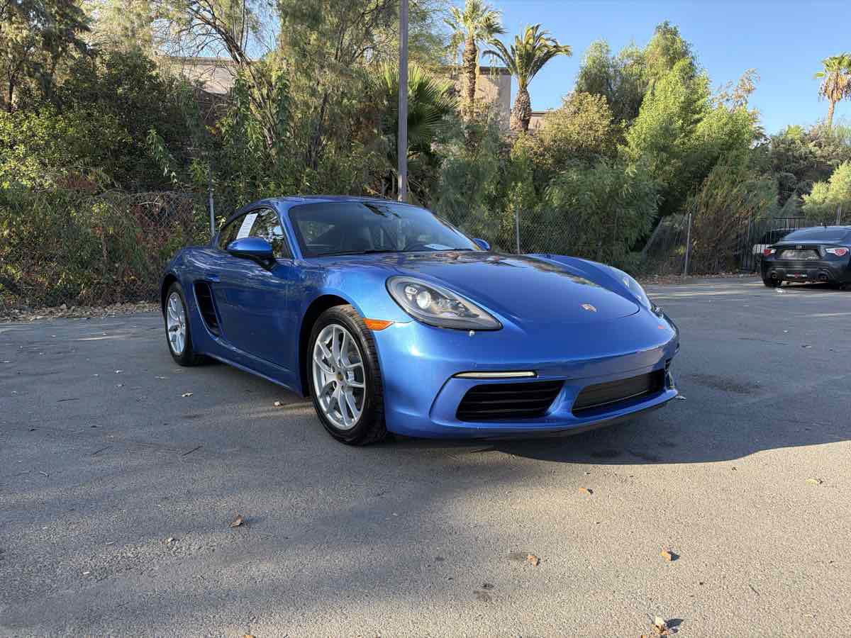Used 2018 Porsche 718 Cayman RWD image 1