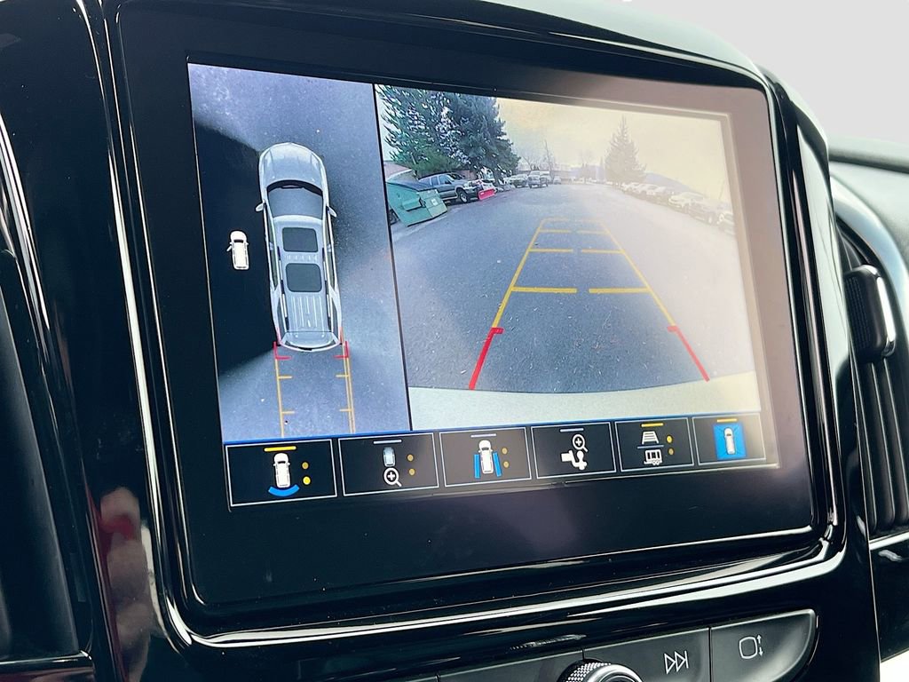 Used 2023 Chevrolet Traverse Premier AWD/4WD image 14