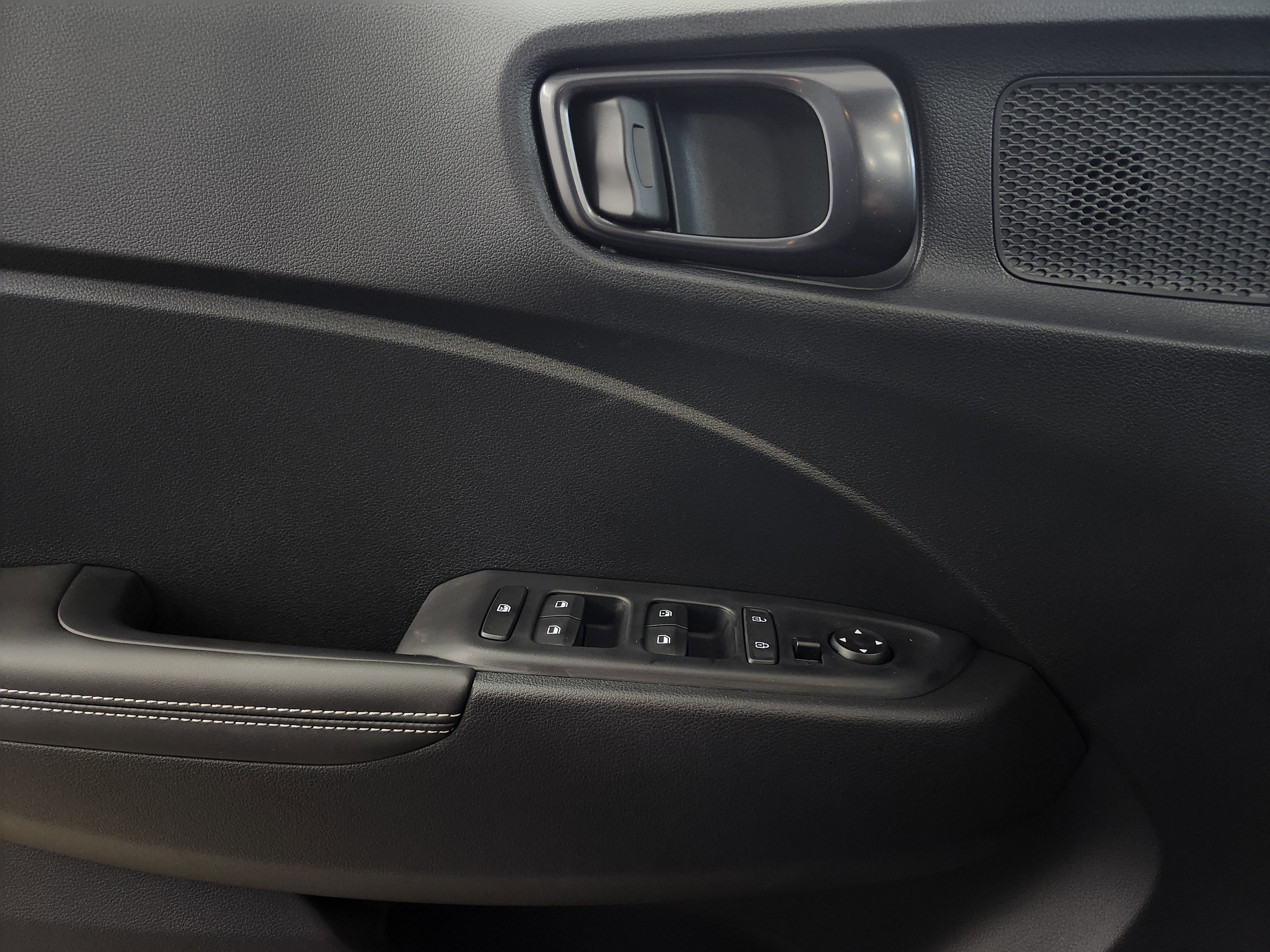 New 2025 Hyundai Venue Limited image 13