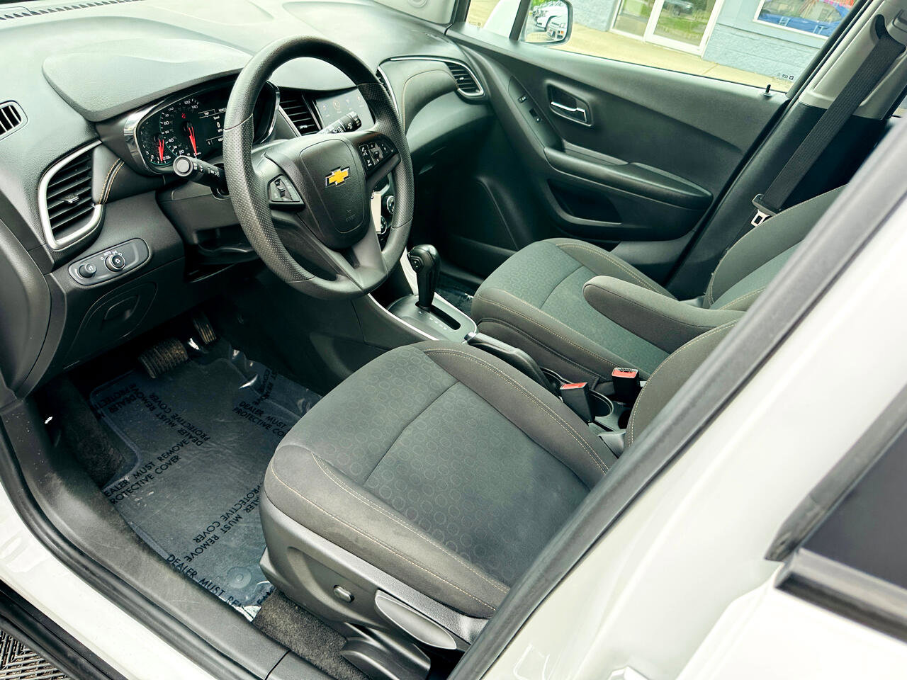 Used 2022 Chevrolet Trax LS w/ Tint and Cruise Package image 18