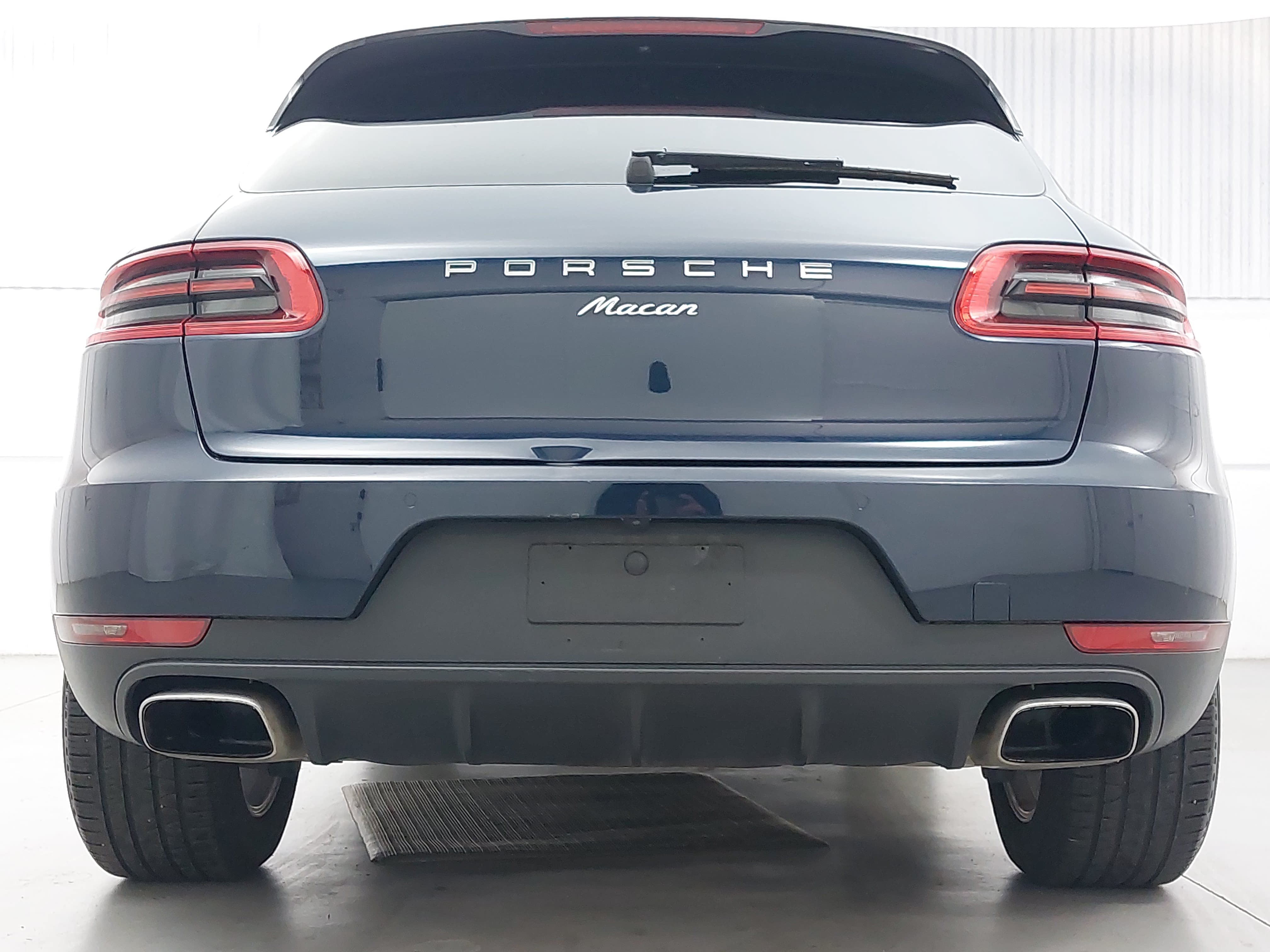 Used 2017 Porsche Macan AWD/4WD image 6