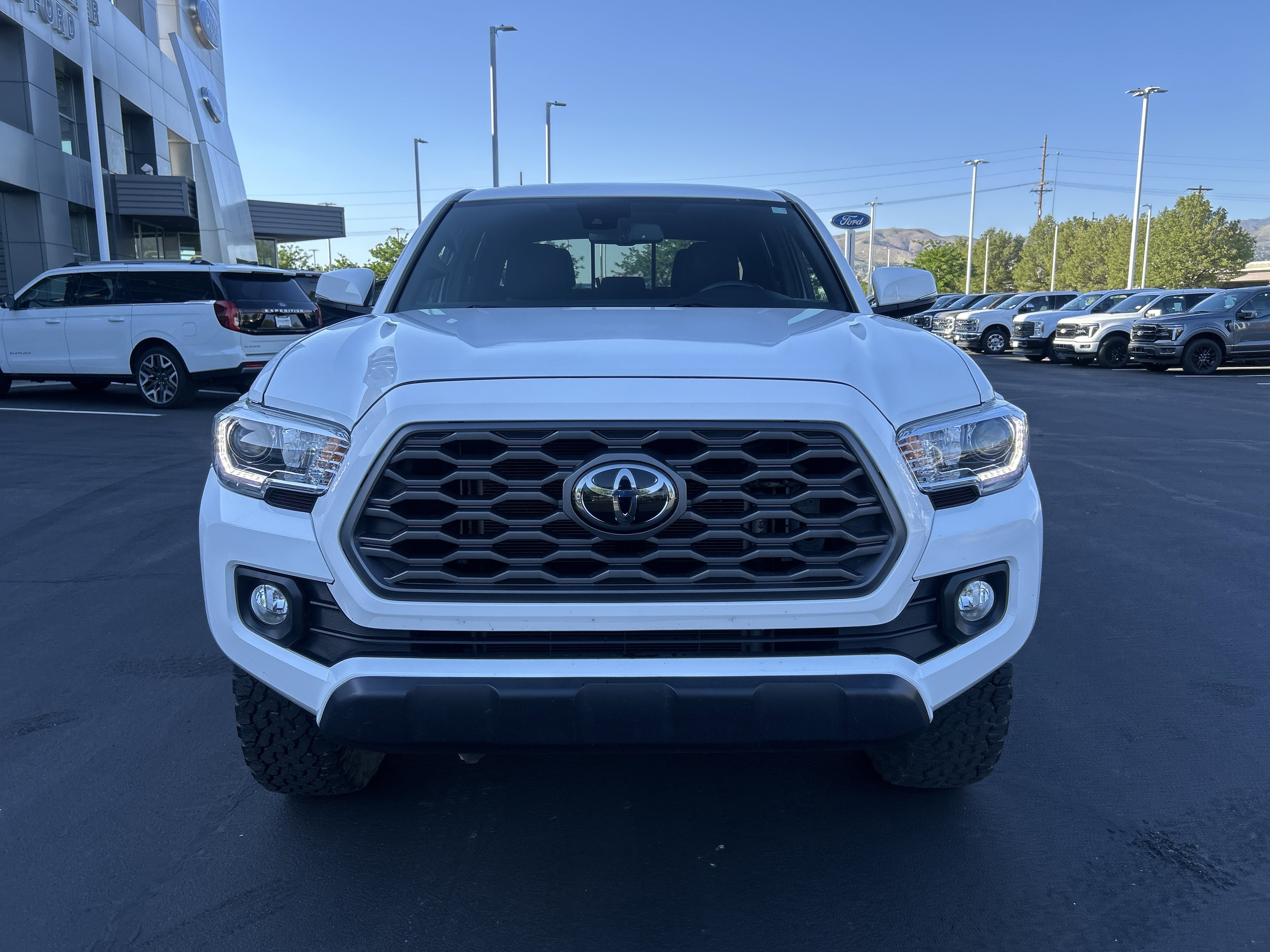 Used 2022 Toyota Tacoma TRD Off-Road AWD/4WD image 8