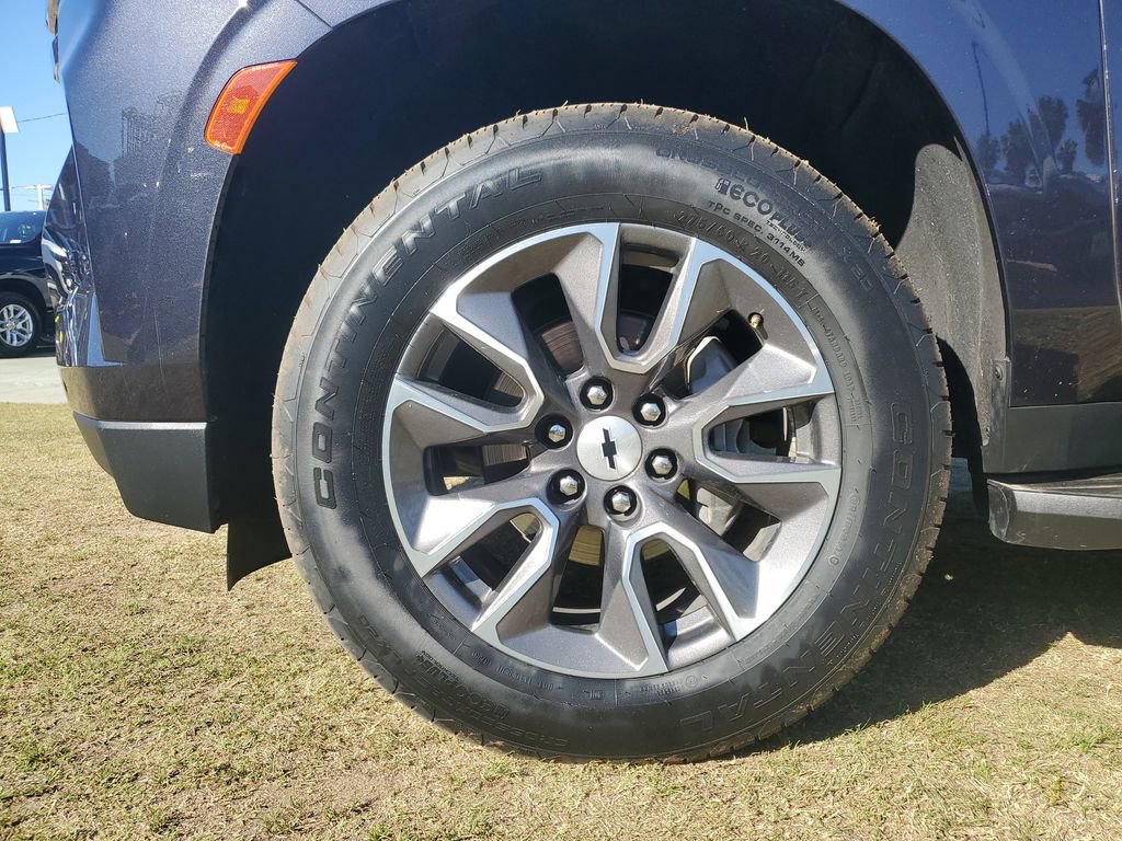 Used 2023 Chevrolet Suburban LS image 6