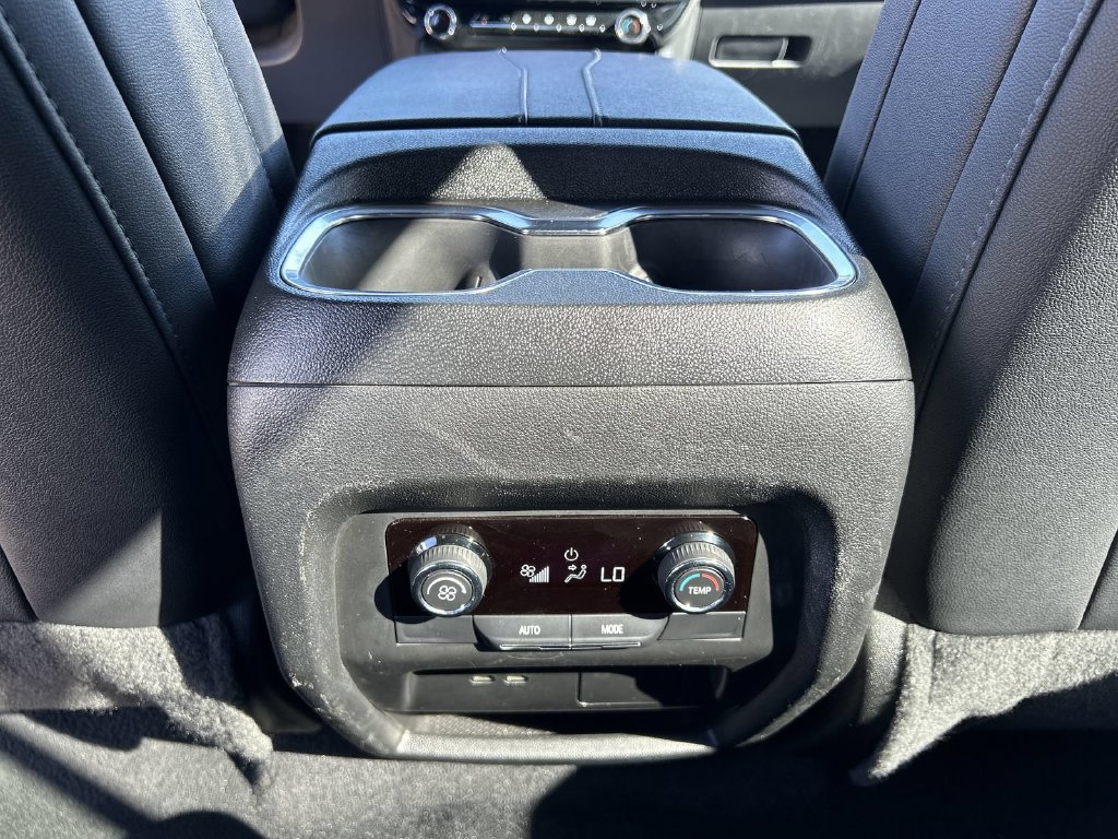 Certified 2025 Chevrolet Traverse LT AWD/4WD image 19