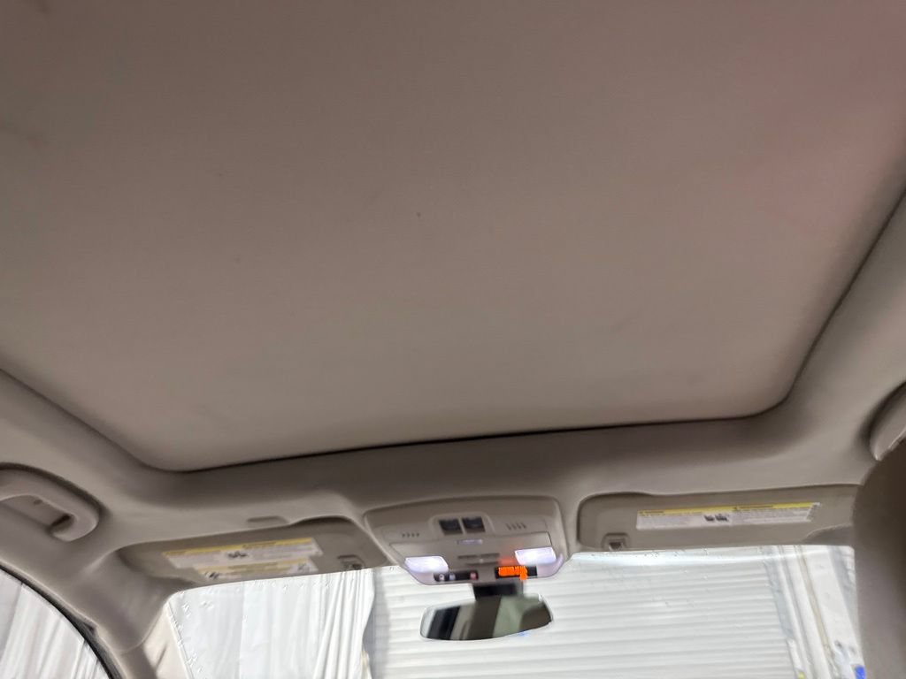 Used 2019 Buick Envision Essence w/ LPO, Road Trip Package FWD image 16