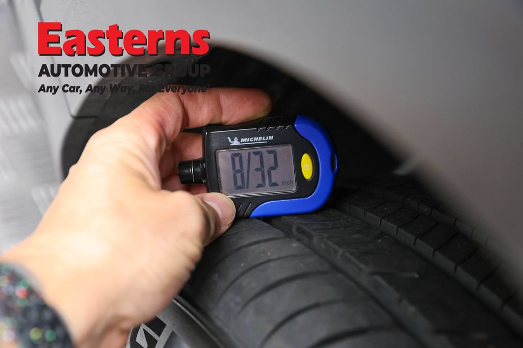 Used 2025 Volkswagen Taos SE AWD/4WD image 27